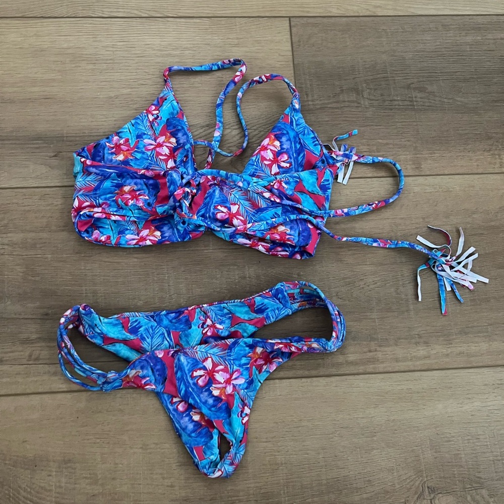 Midori floral bikini. Excellent used condition maybe worn once.